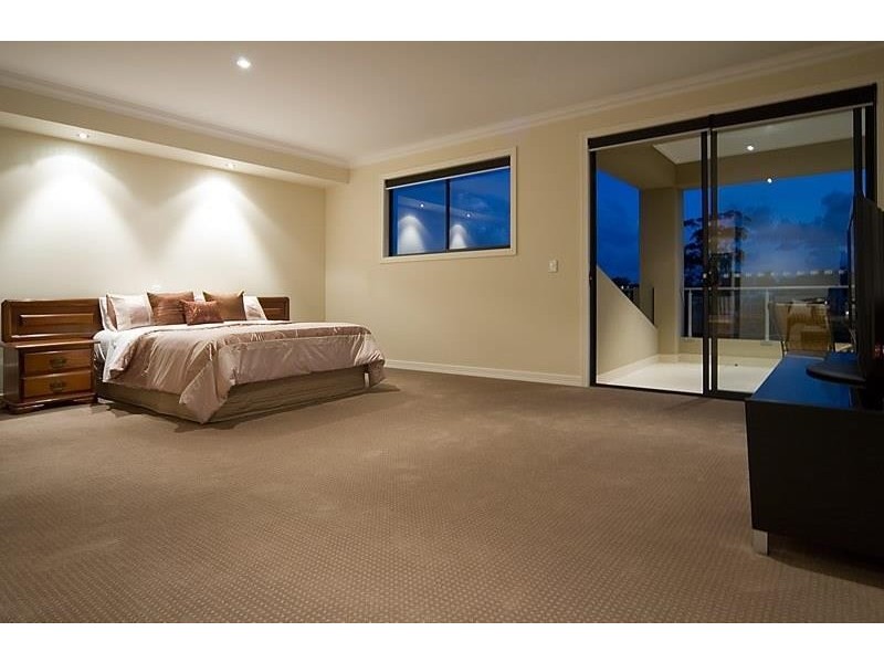 149 Sir Bruce Small Boulevard, Benowa Waters QLD 4217