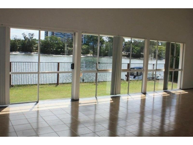 193 Stanhill Drive, Surfers Paradise QLD 4217