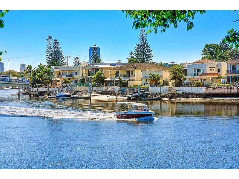 193 Stanhill Drive, Surfers Paradise QLD 4217