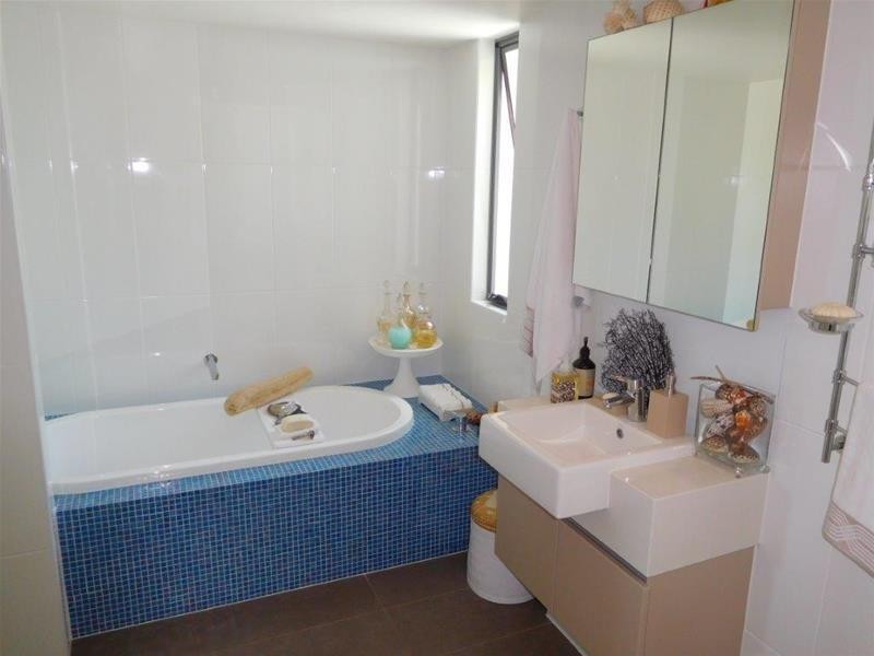 20 Bayview Street, Runaway Bay QLD 4216