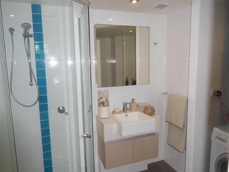 20 Bayview Street, Runaway Bay QLD 4216