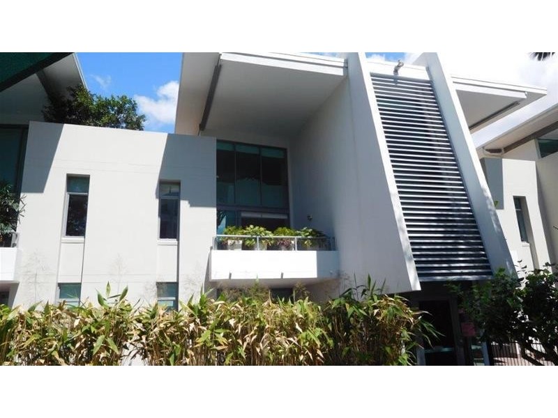 20 Bayview Street, Runaway Bay QLD 4216