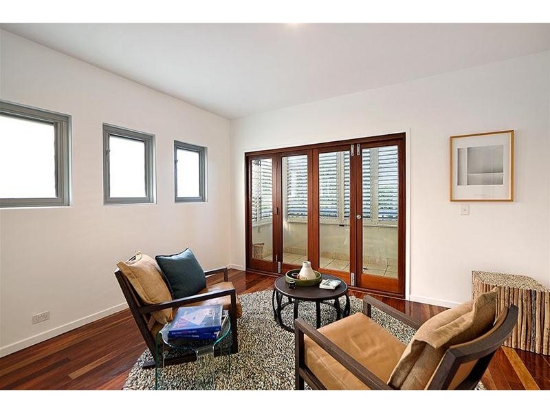 2/5 Mountbatten Avenue, Main Beach QLD 4217