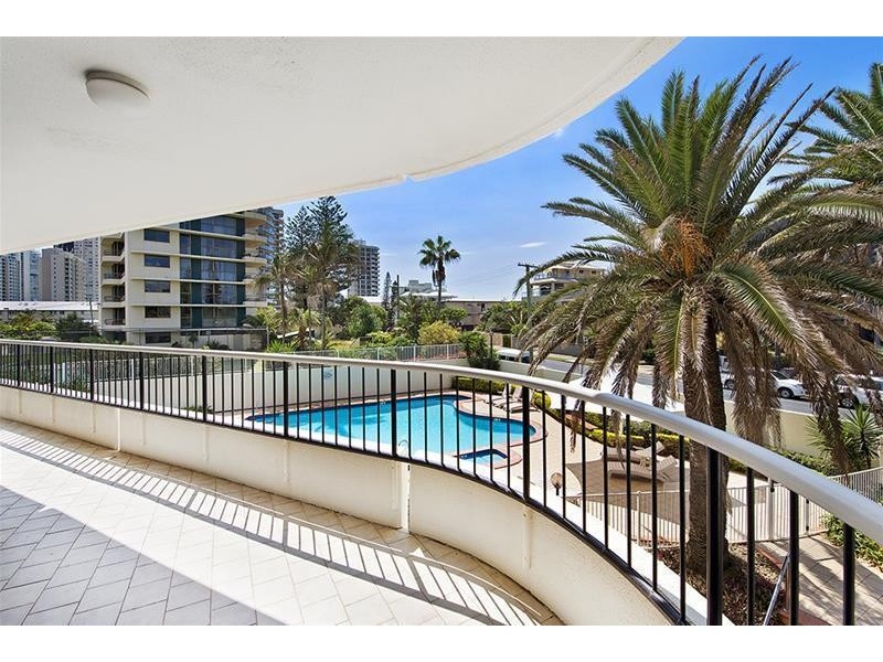 2/3510 Main Beach Parade, Main Beach QLD 4217