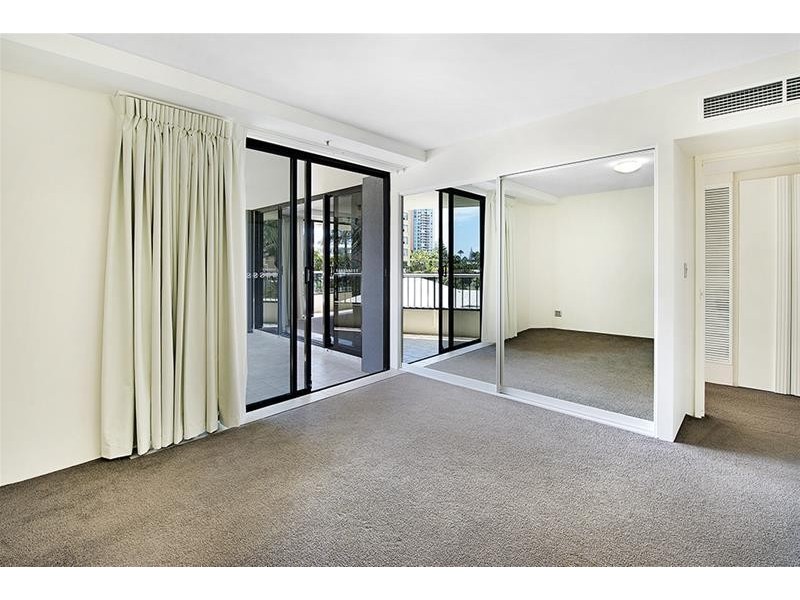 2/3510 Main Beach Parade, Main Beach QLD 4217