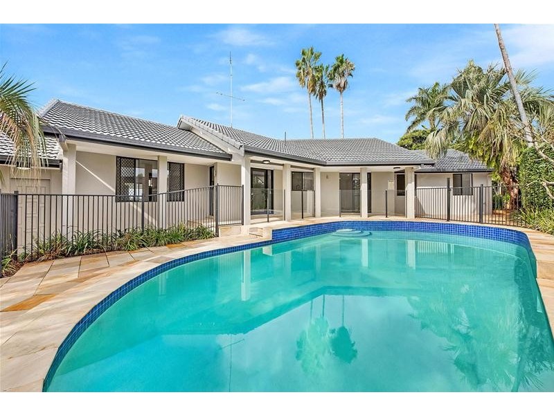 14 Lothian Avenue, Sorrento QLD 4217