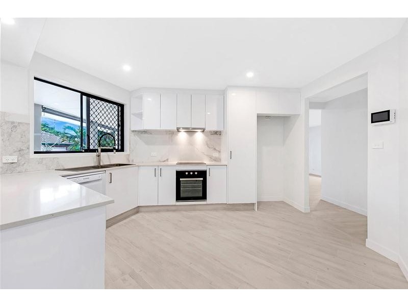 14 Lothian Avenue, Sorrento QLD 4217