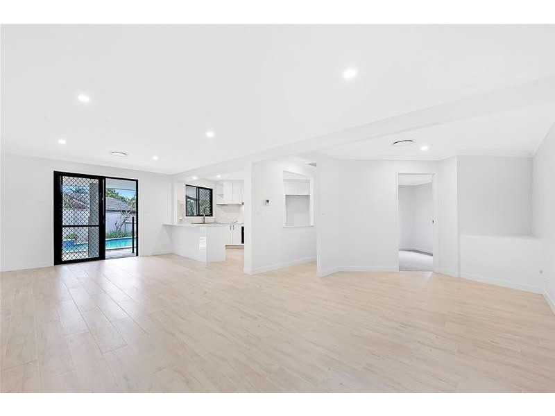 14 Lothian Avenue, Sorrento QLD 4217