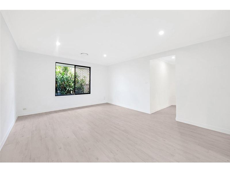 14 Lothian Avenue, Sorrento QLD 4217