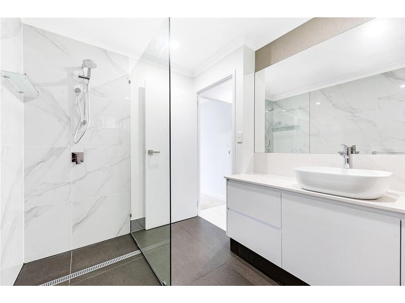 14 Lothian Avenue, Sorrento QLD 4217