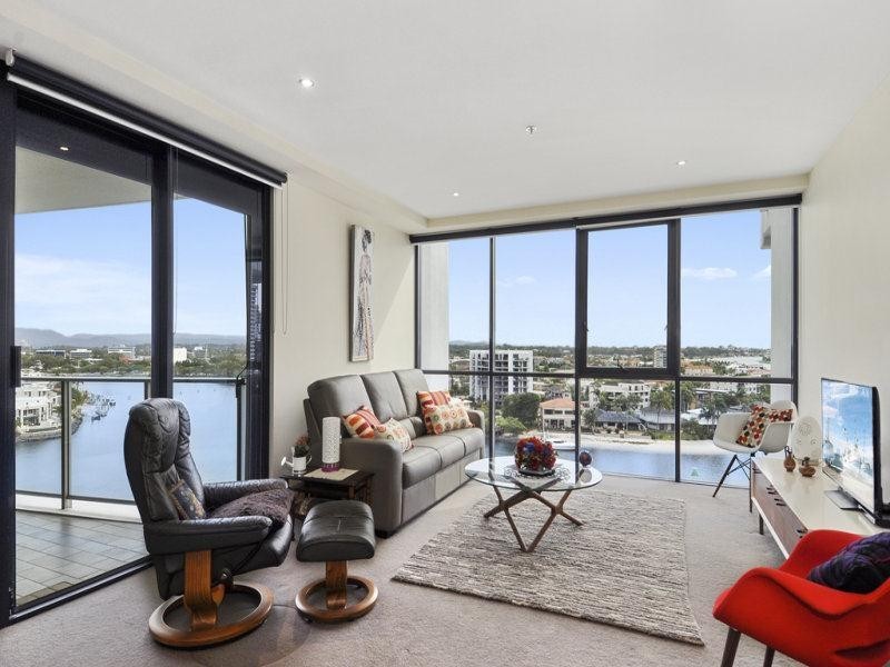 902/4 Wahroonga Place, Surfers Paradise QLD 4217