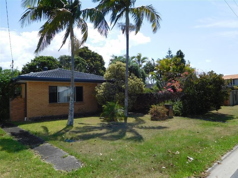 6 St Pauls Place, Isle Of Capri QLD 4217