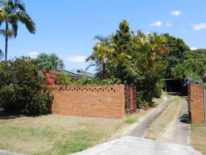 6 St Pauls Place, Isle Of Capri QLD 4217
