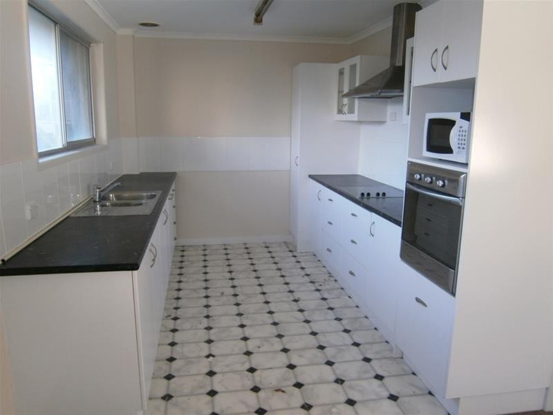 10 Acacia Avenue, Surfers Paradise QLD 4217