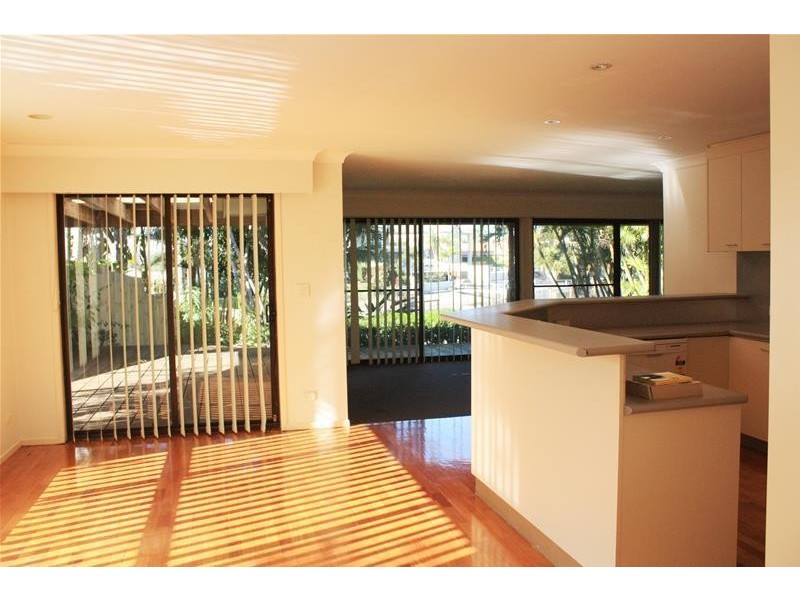 26 Platypus Avenue, Sorrento QLD 4217