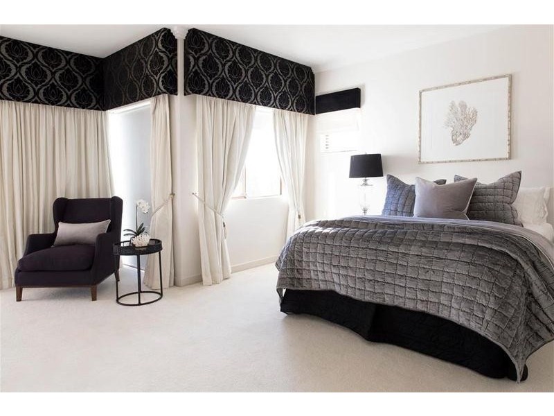 14 Seafarer Court, Paradise Waters QLD 4217