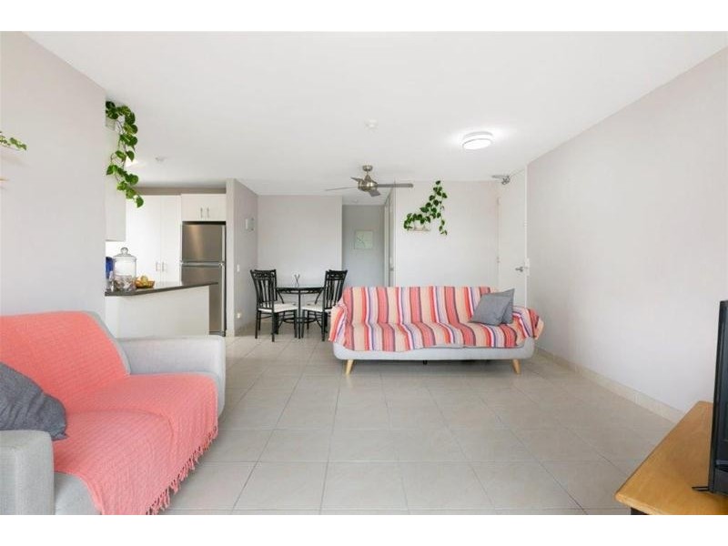 8/21 Old Burleigh Road, Surfers Paradise QLD 4217