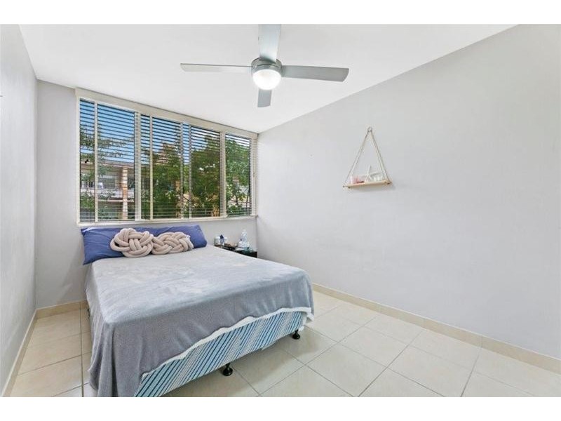 8/21 Old Burleigh Road, Surfers Paradise QLD 4217