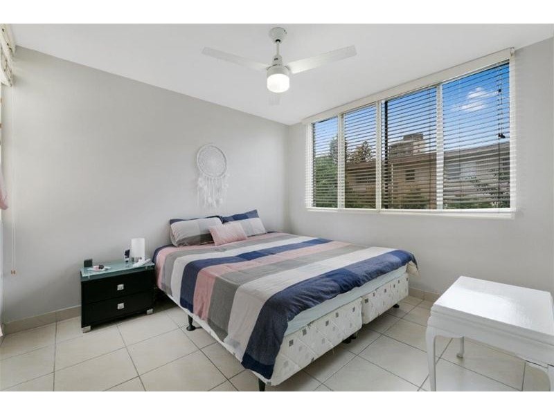 8/21 Old Burleigh Road, Surfers Paradise QLD 4217