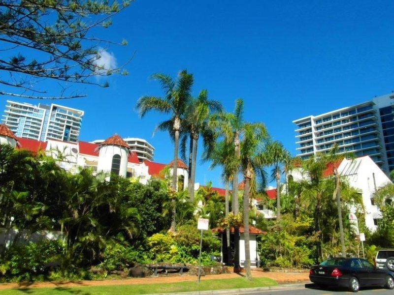 24 Hamilton Avenue ‘Copacabana’, Surfers Paradise QLD 4217
