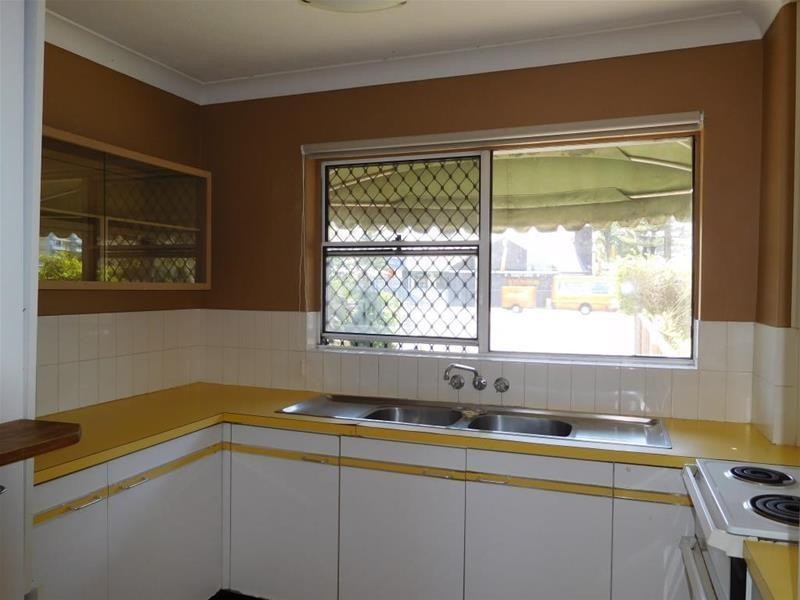 “Kahana” 2936 Gold Coast Highway, Surfers Paradise QLD 4217