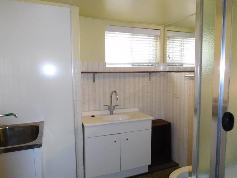 “Kahana” 2936 Gold Coast Highway, Surfers Paradise QLD 4217