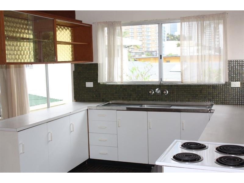 37 Tarcoola Crescent, Chevron Island QLD 4217