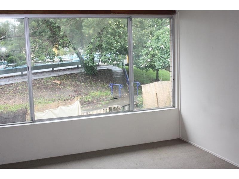 37 Tarcoola Crescent, Chevron Island QLD 4217