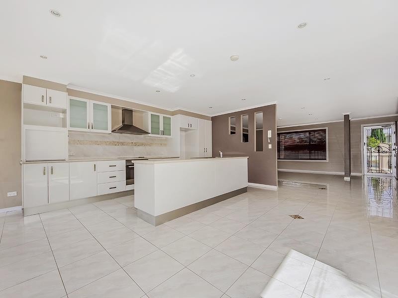 10 Wombat Court, Sorrento QLD 4217