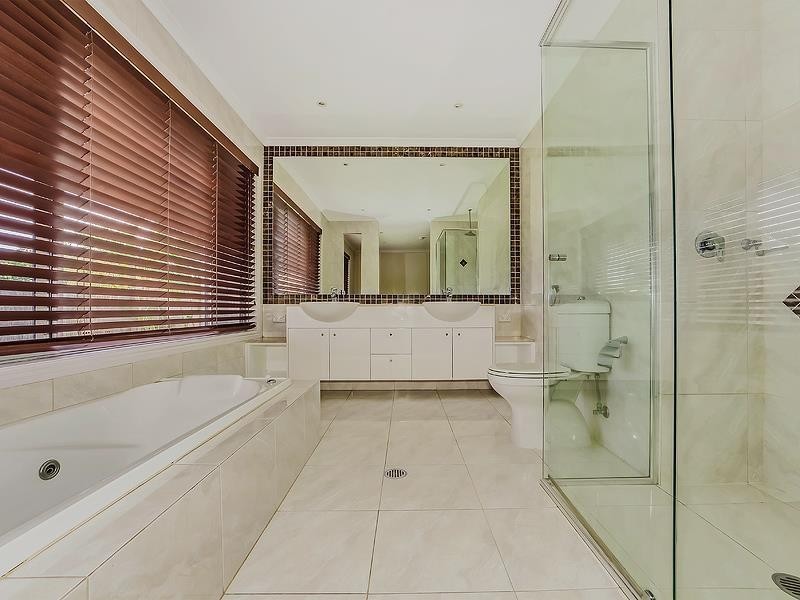 10 Wombat Court, Sorrento QLD 4217