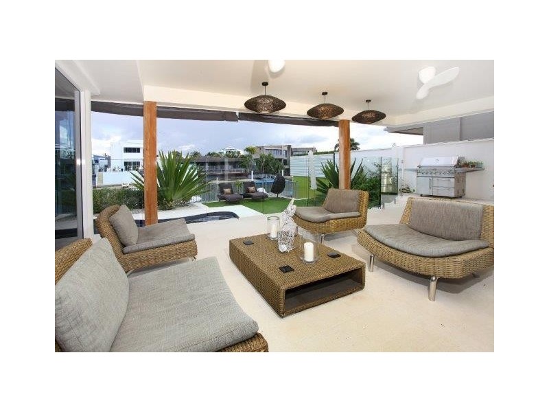 50 The Promenade, Isle Of Capri QLD 4217