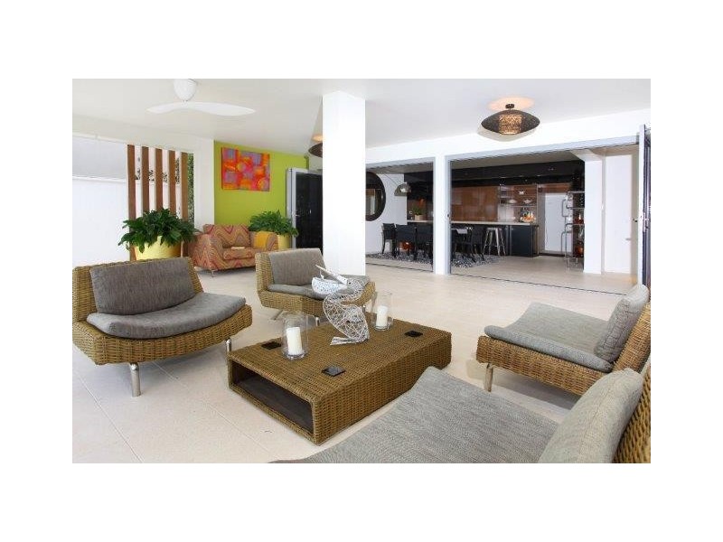 50 The Promenade, Isle Of Capri QLD 4217