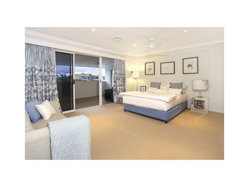 50 The Promenade, Isle Of Capri QLD 4217