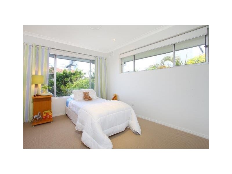 50 The Promenade, Isle Of Capri QLD 4217