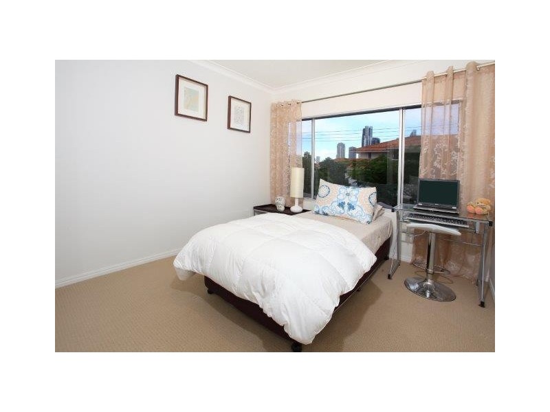 50 The Promenade, Isle Of Capri QLD 4217