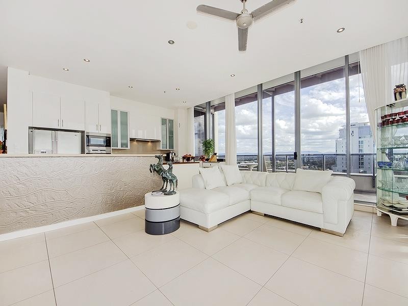 2301/18 Cypress Avenue “Solaire”, Budds Beach, Surfers Paradise QLD 4217