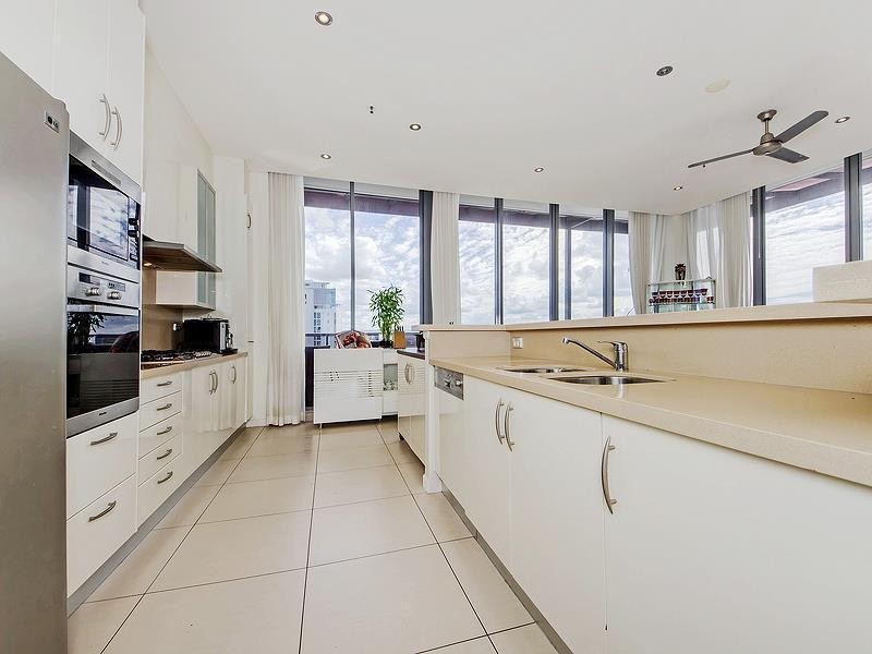 2301/18 Cypress Avenue “Solaire”, Budds Beach, Surfers Paradise QLD 4217