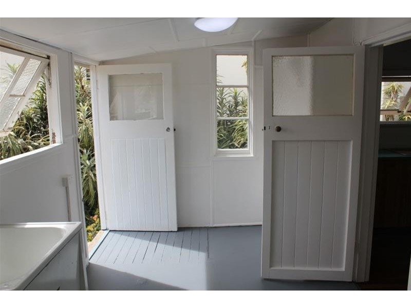 61 Palm Avenue, Surfers Paradise QLD 4217