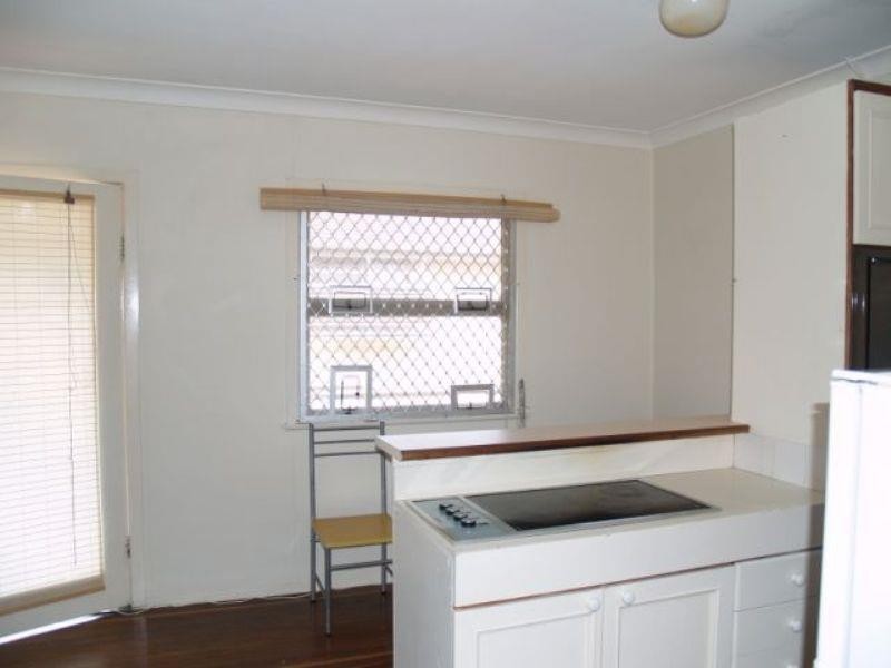 29 Leonard Avenue, Surfers Paradise QLD 4217