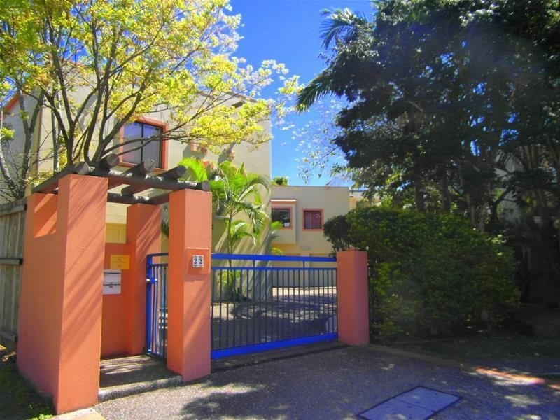 22  Peninsular Drive “La Sombra”, Surfers Paradise QLD 4217