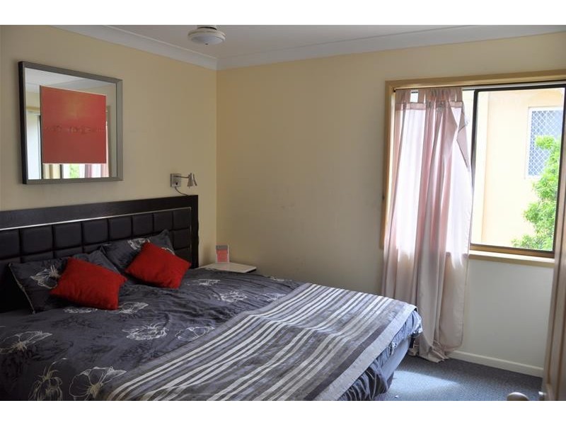 22  Peninsular Drive “La Sombra”, Surfers Paradise QLD 4217