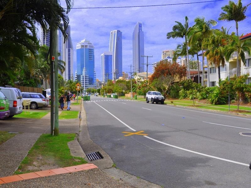 22  Peninsular Drive “La Sombra”, Surfers Paradise QLD 4217
