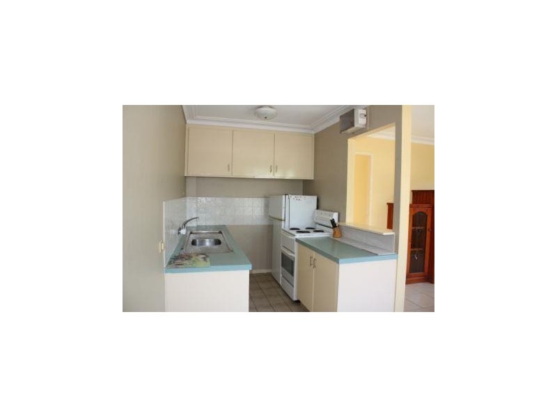 5 Parnoo Street, Chevron Island QLD 4217