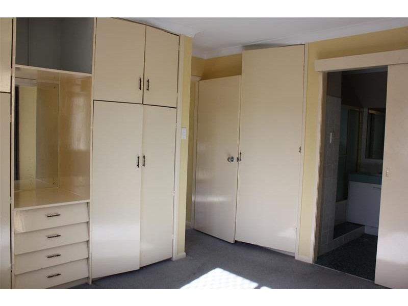 5 Parnoo Street, Chevron Island QLD 4217