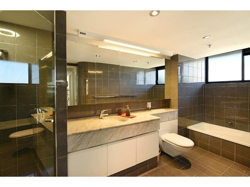 “Silverpoint” 3510 Main Beach Parade, Main Beach QLD 4217