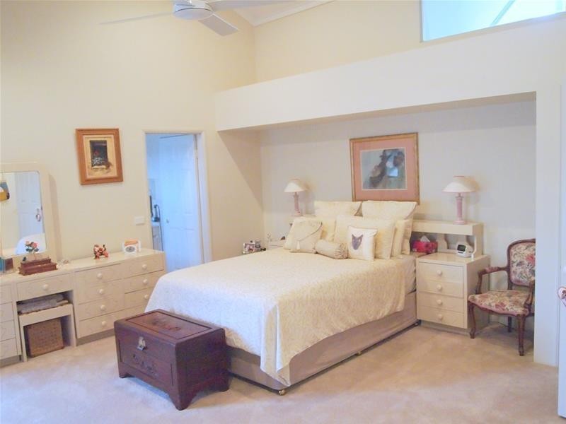 125 Santa Cruz Boulevard, Clear Island Waters QLD 4226