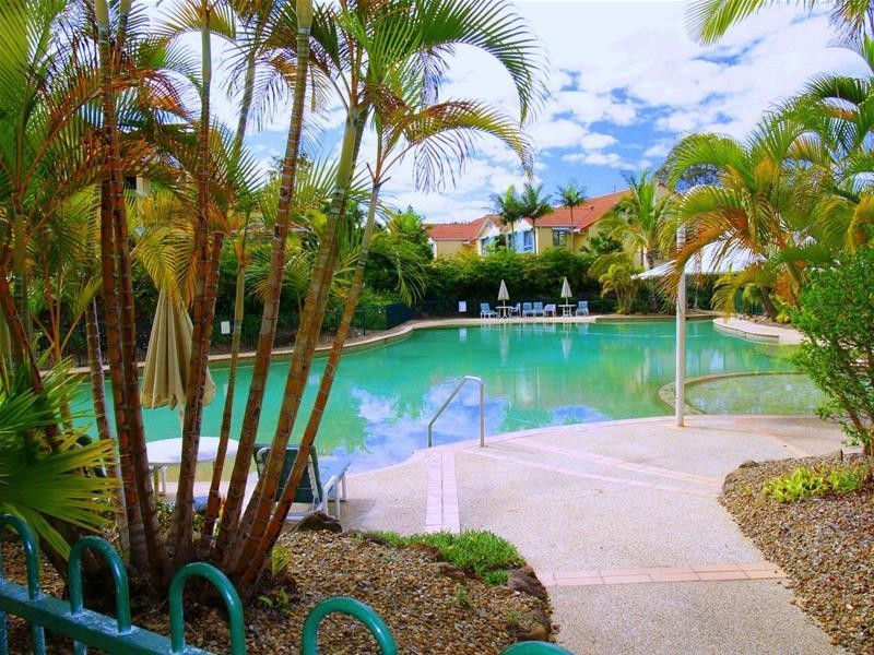 125 Santa Cruz Boulevard, Clear Island Waters QLD 4226