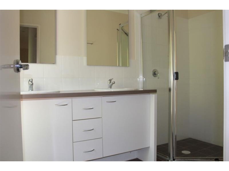 3 Mahogany Place, Ashmore QLD 4214