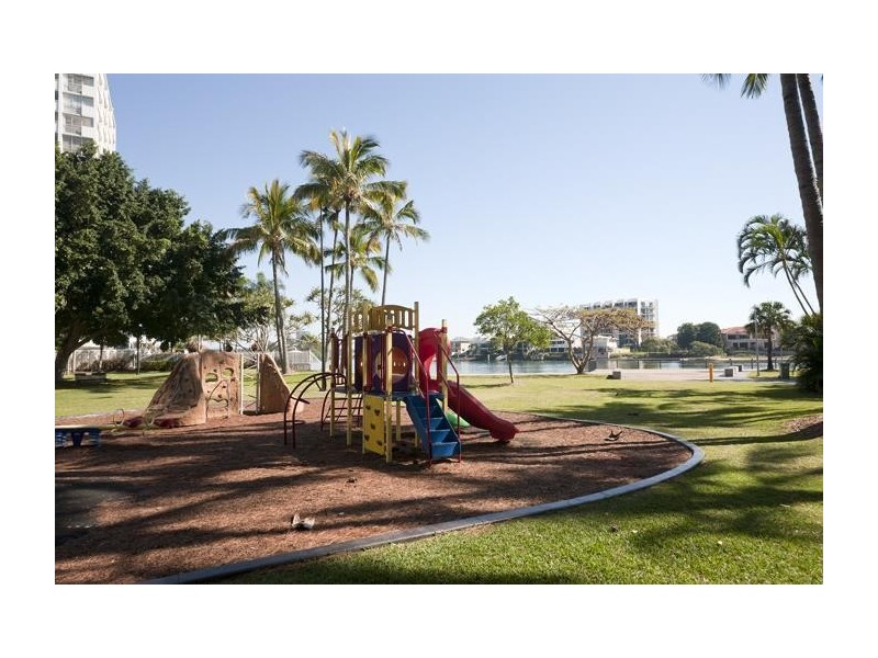 4 Wahroonga Place “Avalon”, Surfers Paradise QLD 4217