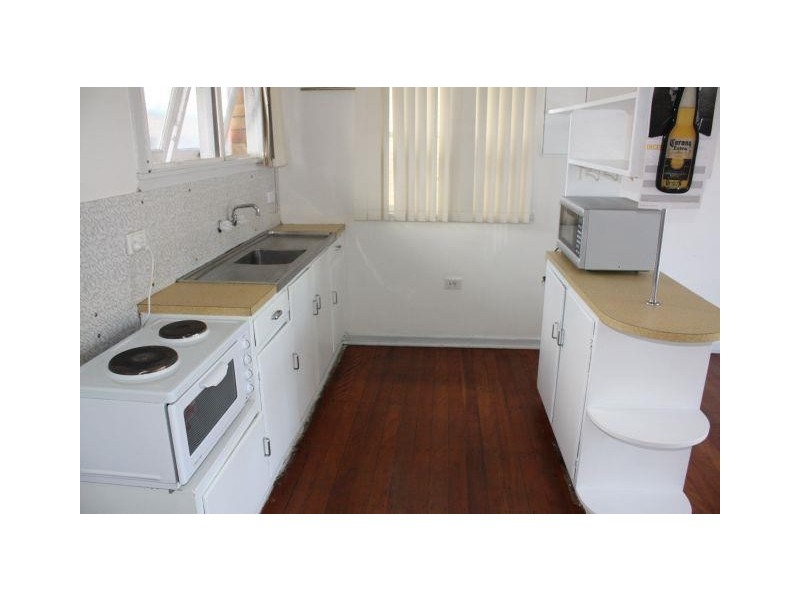 14 Leonard Avenue, Surfers Paradise QLD 4217